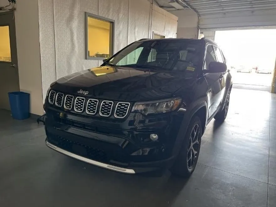 2024 Jeep Compass Limited photo 1