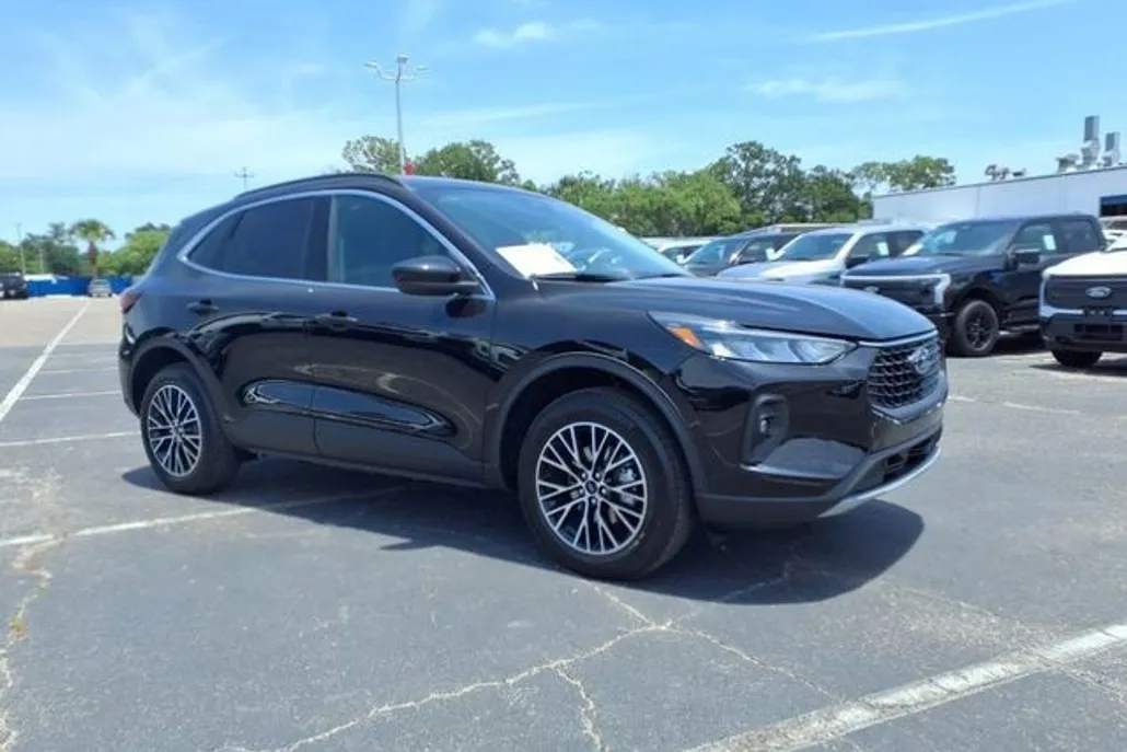 2025 Ford Escape photo 1