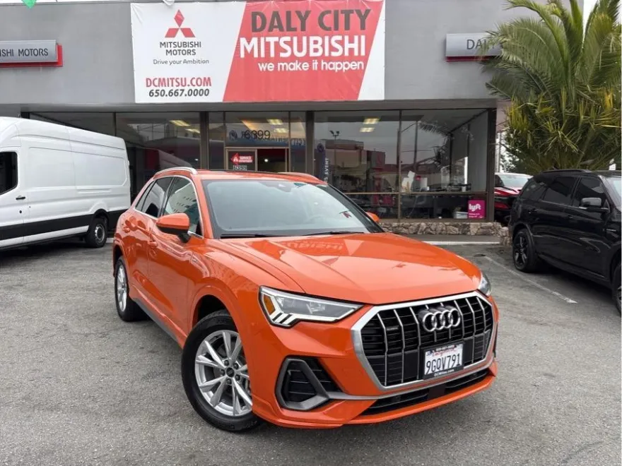 2023 Audi Q3 S line Premium photo 1