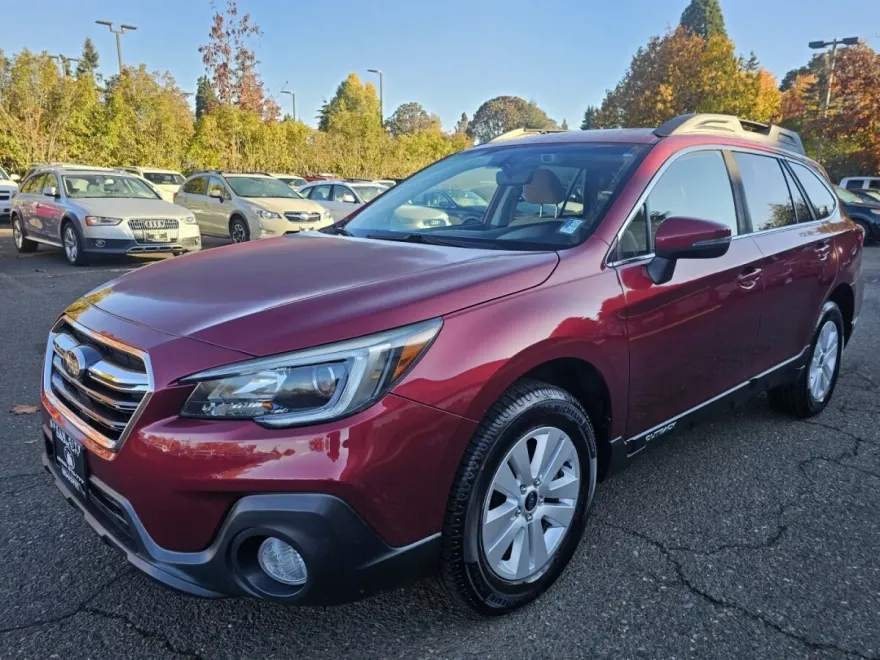 2019 Subaru Outback 2.5i Premium photo 2