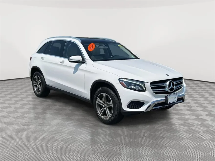 2019 Mercedes Benz GLC 300 4MATIC photo 1