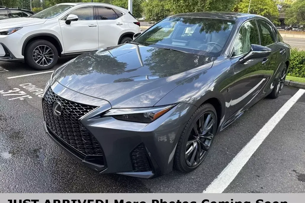 2024 Lexus IS 300 F SPORT photo 1