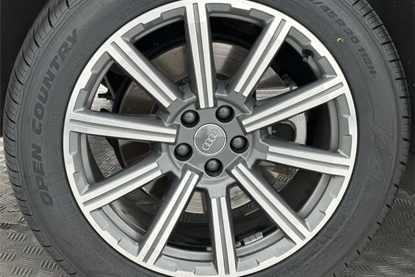 2018 Audi Q7 3.0T Prestige photo 1