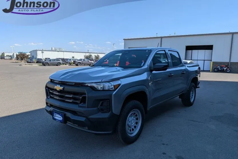 2025 Chevrolet Colorado LT photo 1