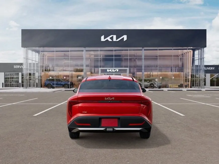 2025 Kia K4 LXS photo 1