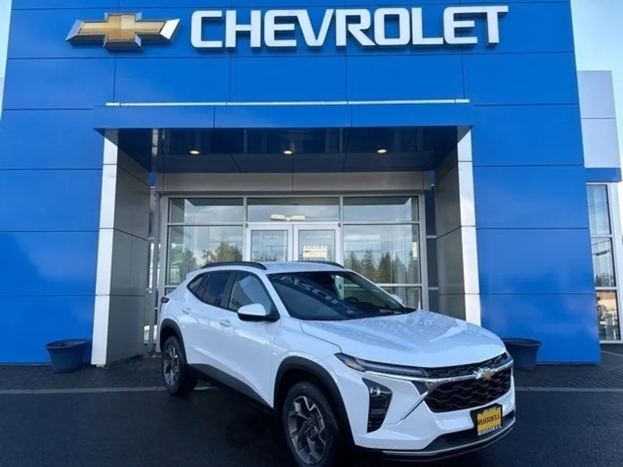 2025 Chevrolet Trax LT photo 1