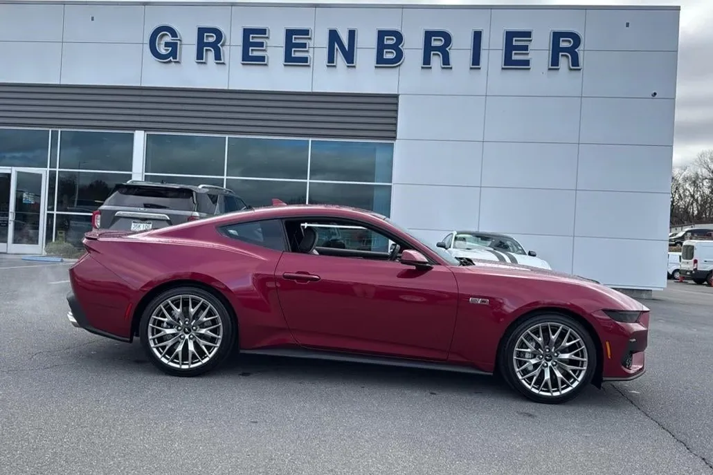 2025 Ford Mustang GT Premium photo 1