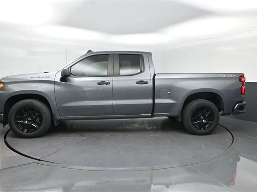 2020 Chevrolet Silverado 1500 Custom photo 1