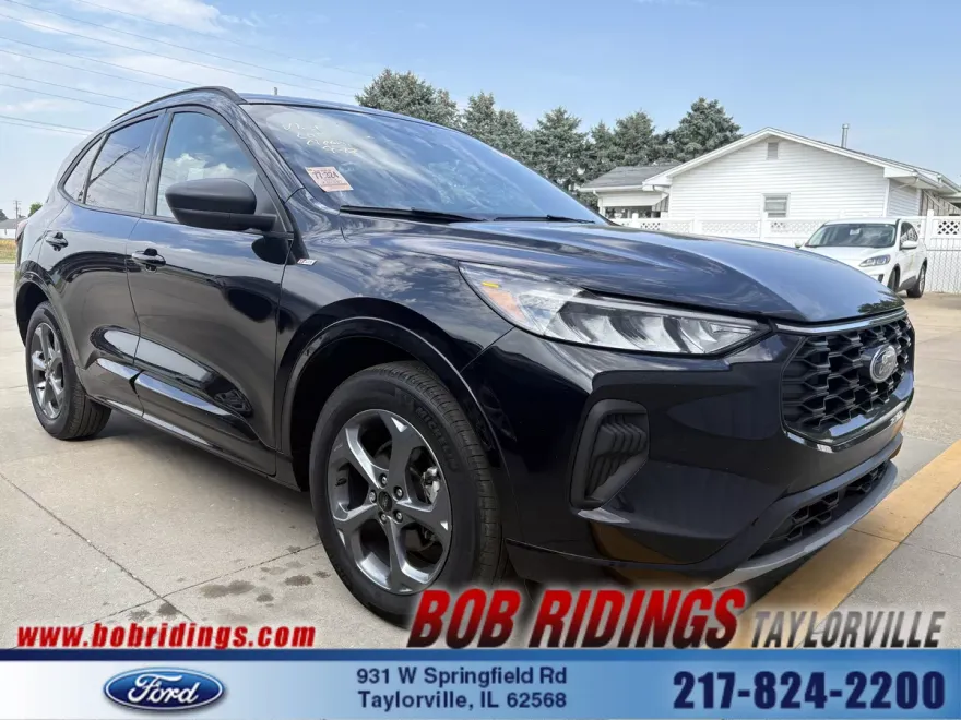 2023 Ford Escape ST-Line photo 1