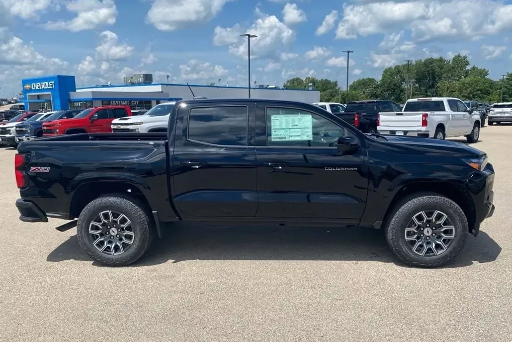 2026 Chevrolet Colorado Z71 photo 1