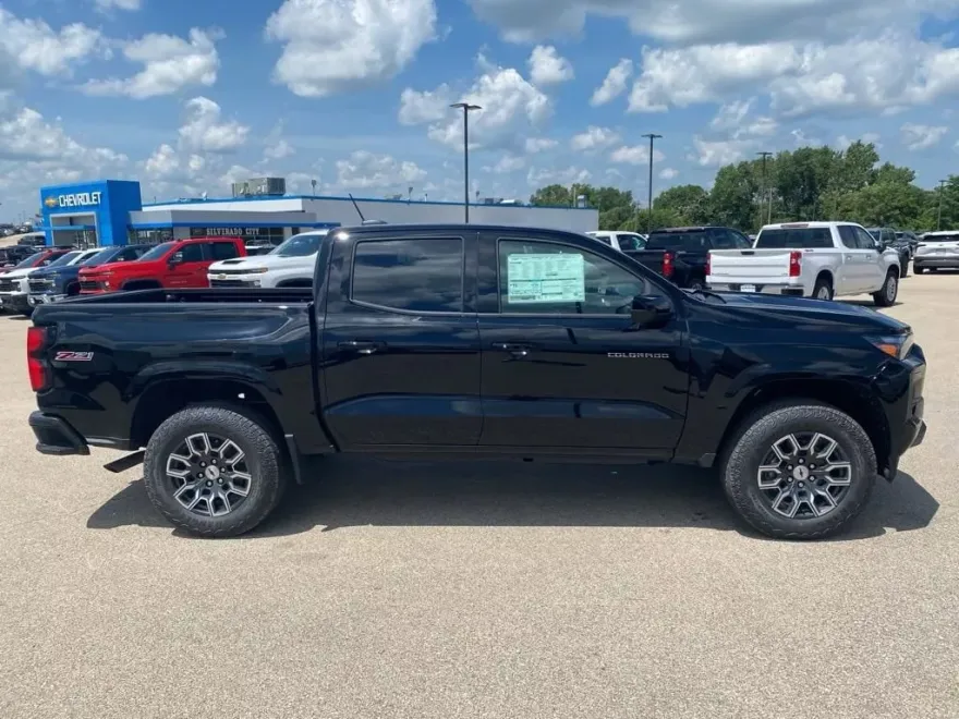 2026 Chevrolet Colorado Z71 photo 1