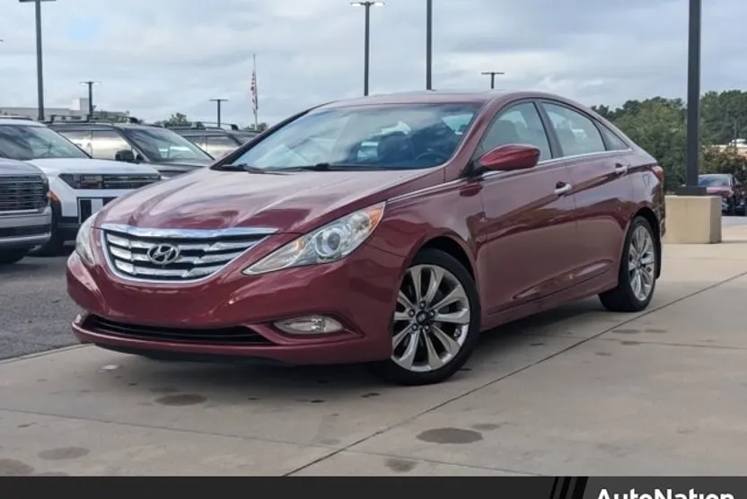 2011 Hyundai Sonata SE photo 1