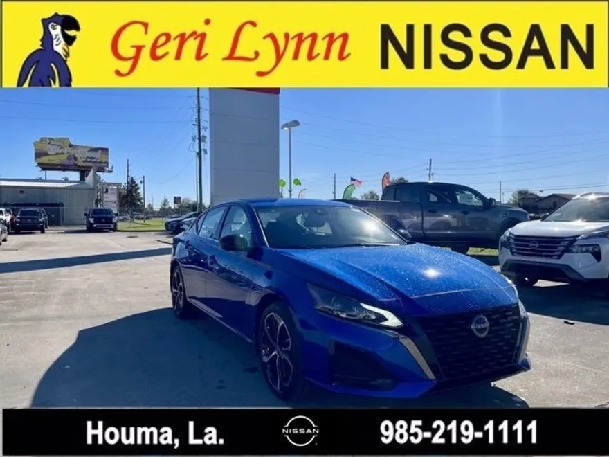 2025 Nissan Altima SR photo 1