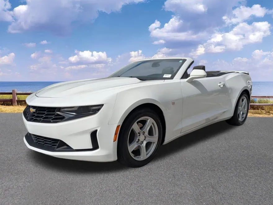 2022 Chevrolet Camaro 1LT photo 1