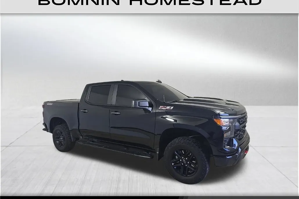 2024 Chevrolet Silverado 1500 Custom Trail Boss photo 1