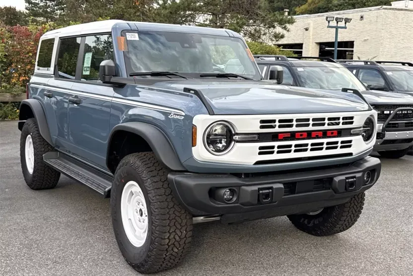 2025 Ford Bronco Heritage First Edition photo 1