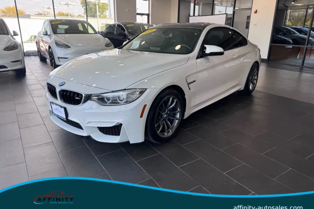 2015 Bmw M4 Coupe photo 1