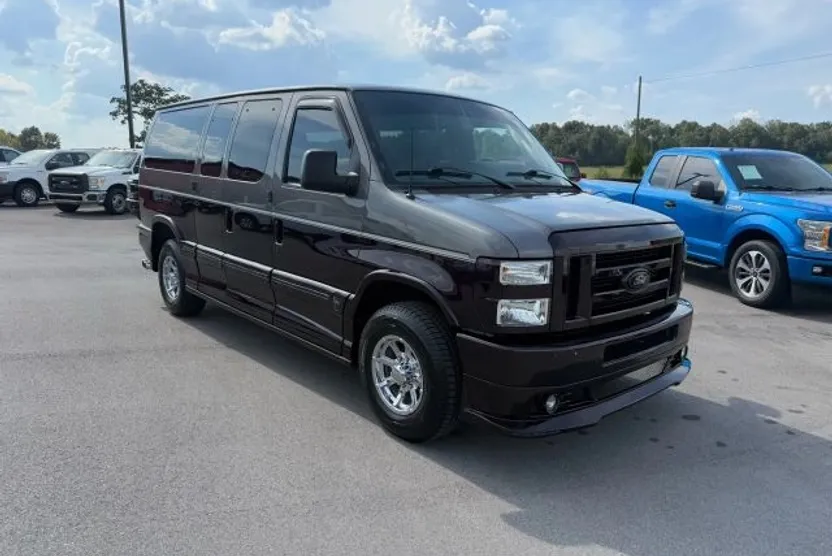 2009 Ford E-150 photo 1