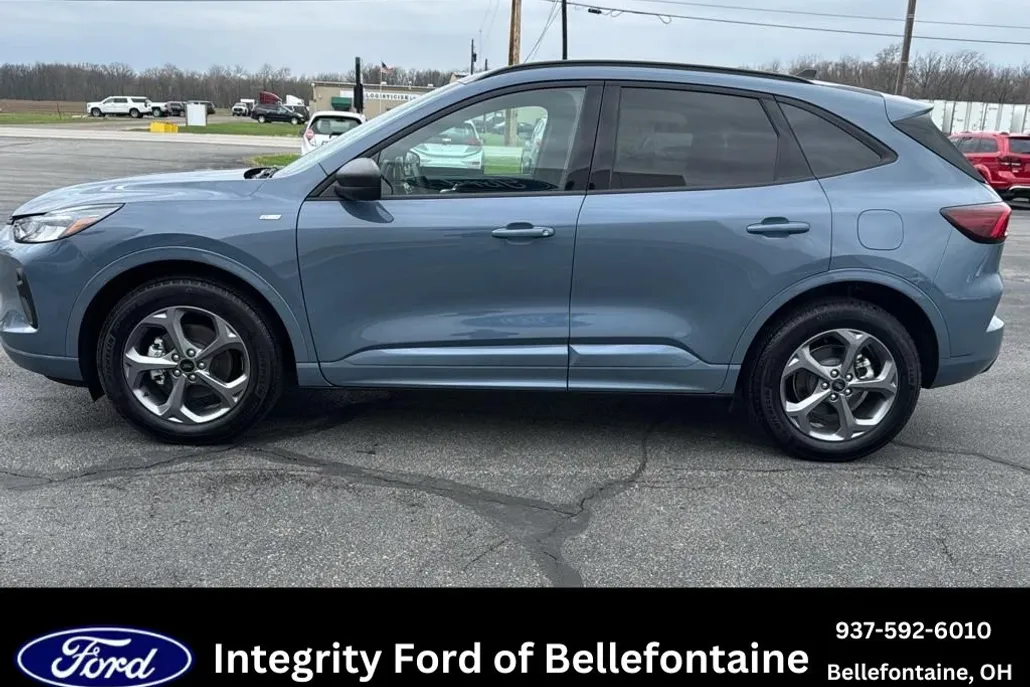 2024 Ford Escape ST-Line photo 1
