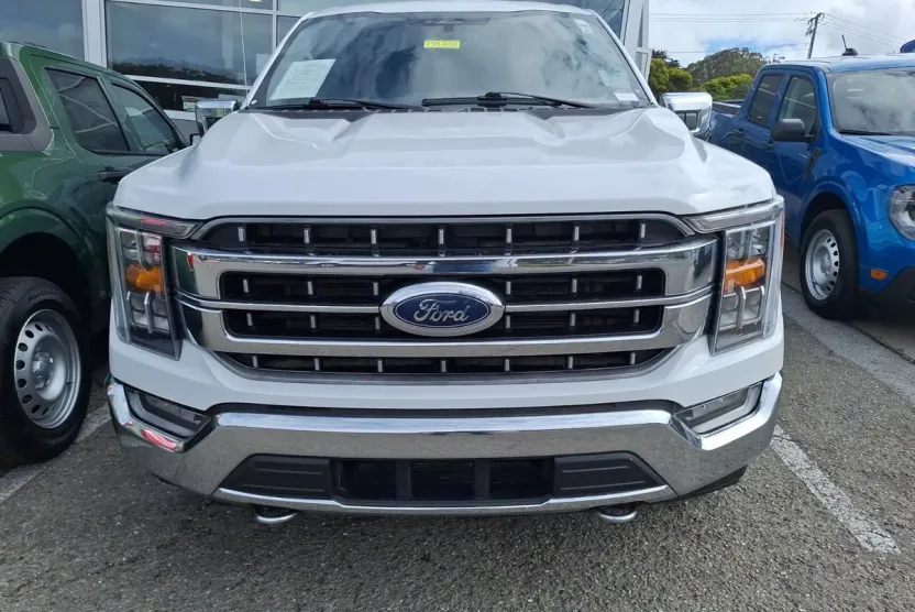 2023 Ford F-150 Lariat photo 1