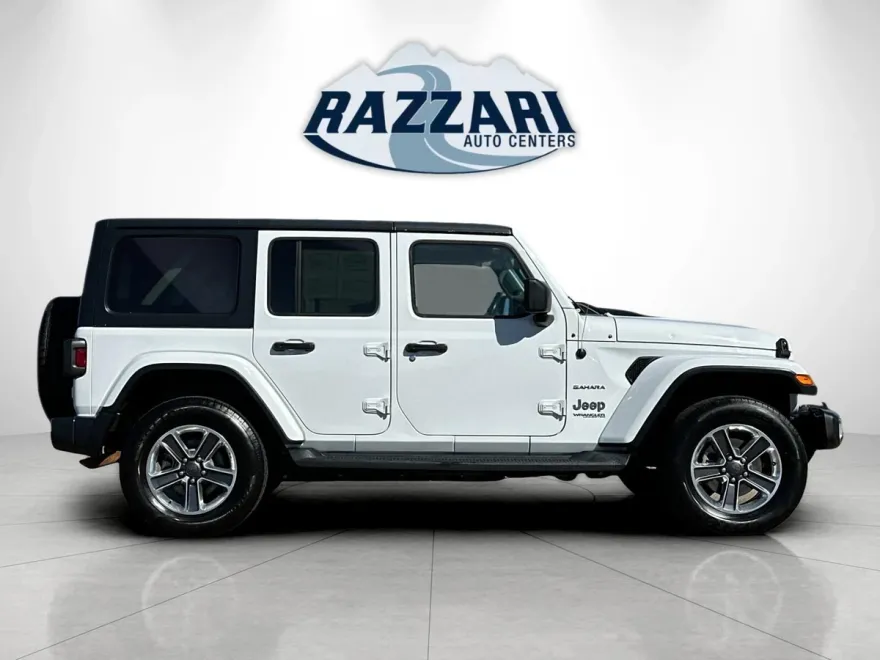 2020 Jeep Wrangler Unlimited Sahara photo 1