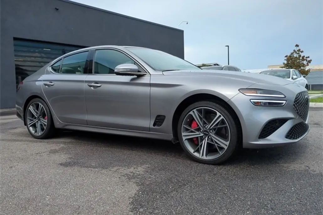 2025 Genesis G70 2.5T Sport Prestige photo 1