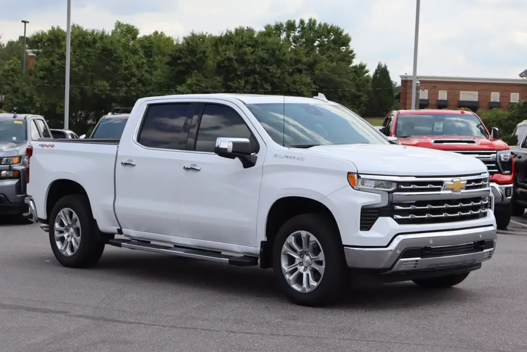 2025 Chevrolet Silverado 1500 LTZ photo 1