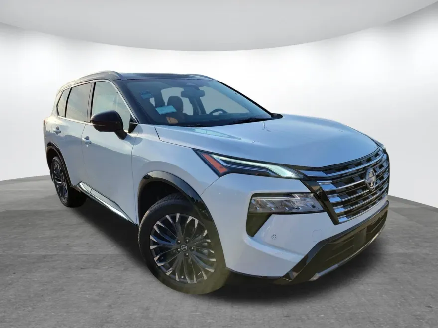 2026 Nissan Rogue Platinum photo 1