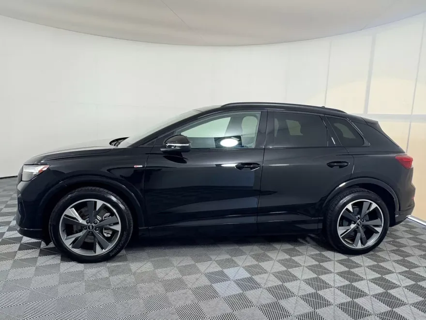 2024 Audi Q4 E-tron Premium Plus photo 1