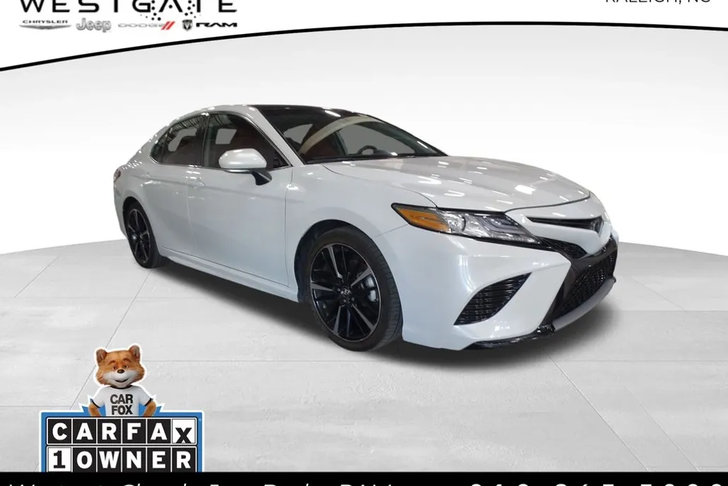2019 Toyota Camry XSE photo 1