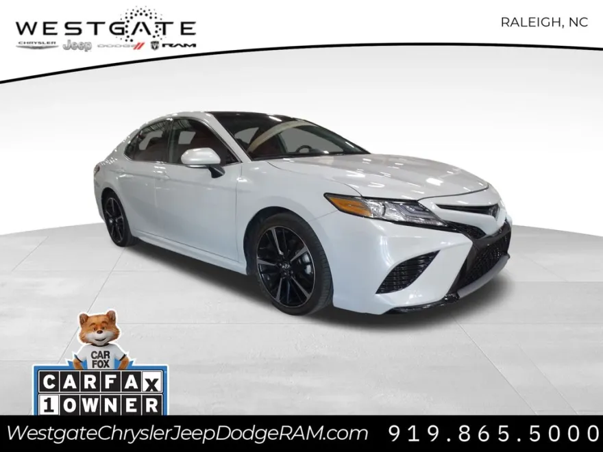 2019 Toyota Camry XSE photo 1
