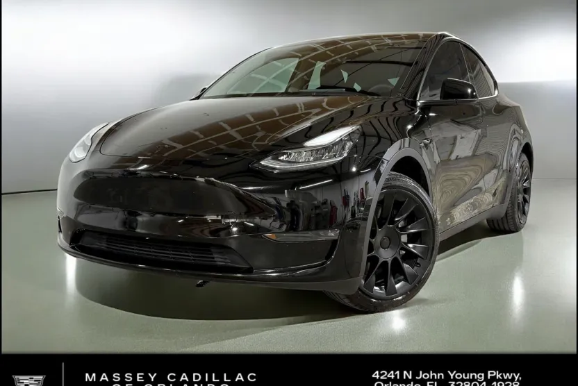 2023 Tesla Model Y Long Range photo 1