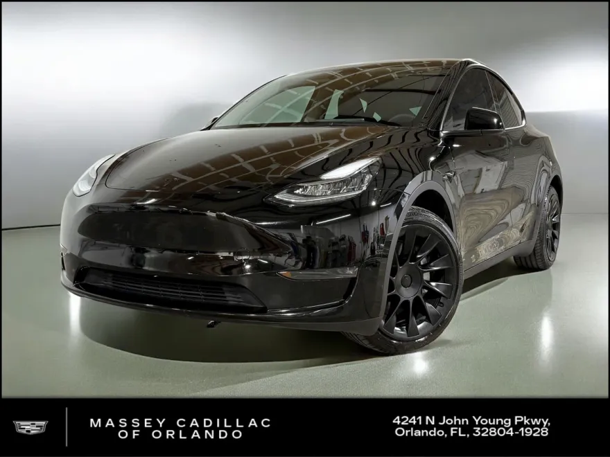 2023 Tesla Model Y Long Range photo 1