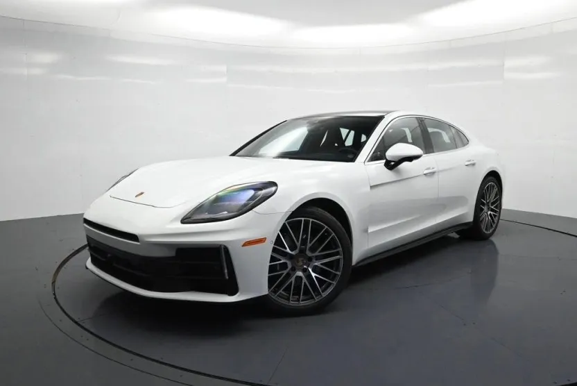 2025 Porsche Panamera 4 photo 1