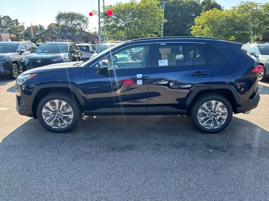 2025 Toyota RAV4 XLE Premium photo 1