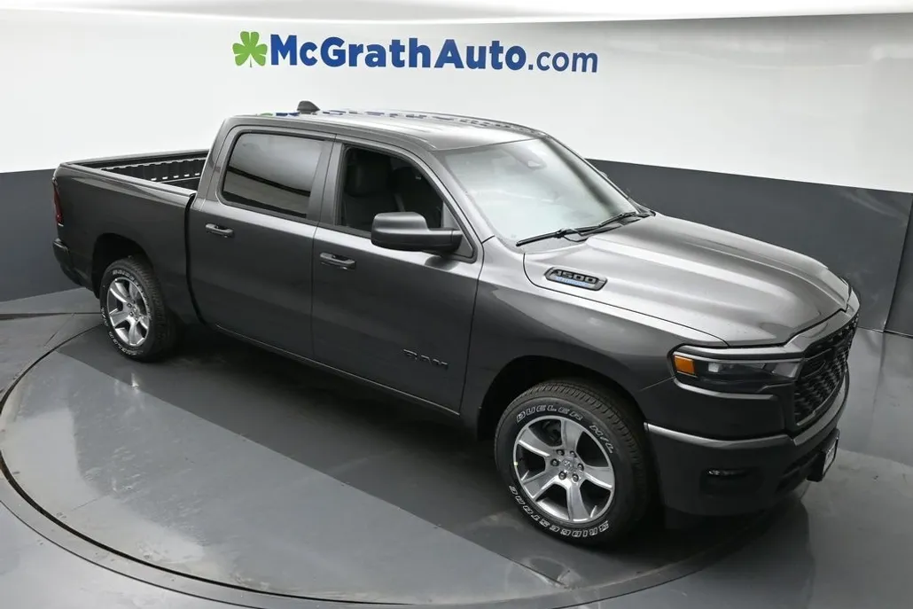 2025 Ram 1500 Tradesman photo 1