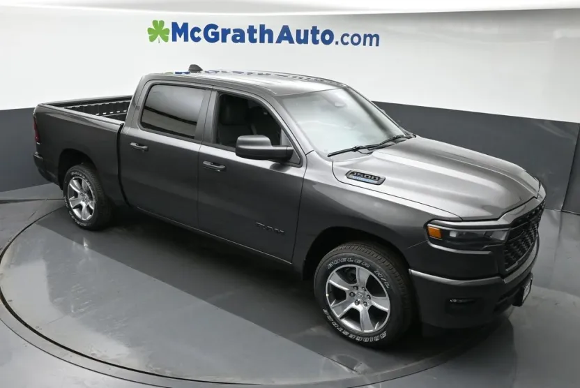 2025 Ram 1500 Tradesman photo 1
