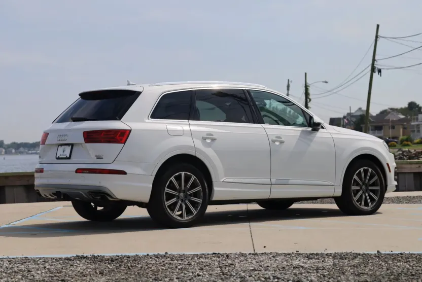 2018 Audi Q7 3.0T Prestige photo 1