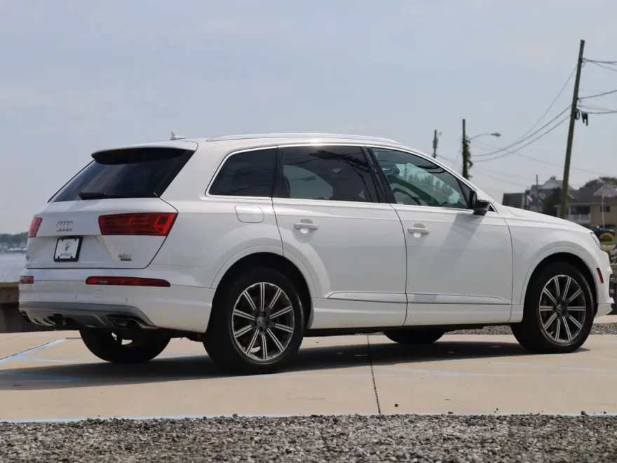 2018 Audi Q7 3.0T Prestige photo 1