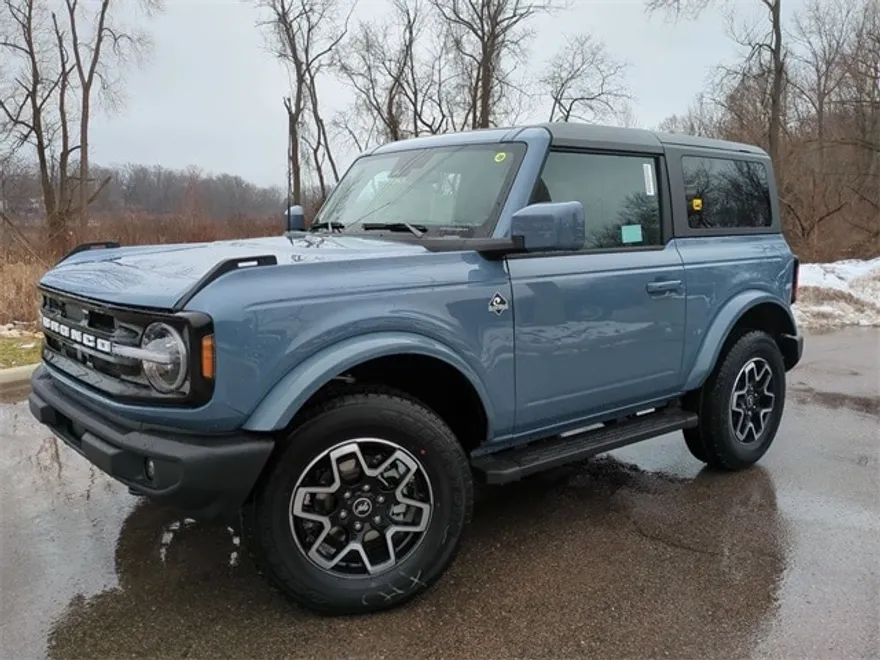 2023 Ford Bronco Outer Banks photo 1