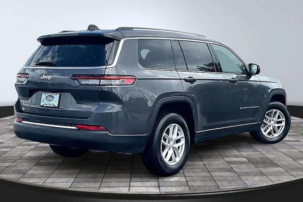2023 Jeep Grand Cherokee Laredo photo 1