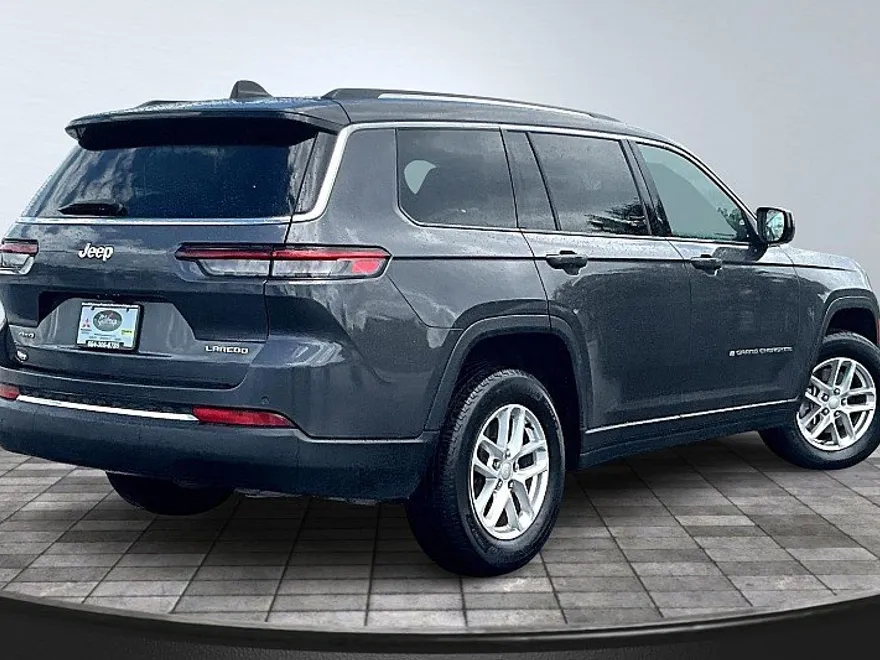 2023 Jeep Grand Cherokee Laredo photo 1