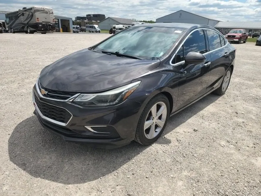 2017 Chevrolet Cruze Premier photo 1