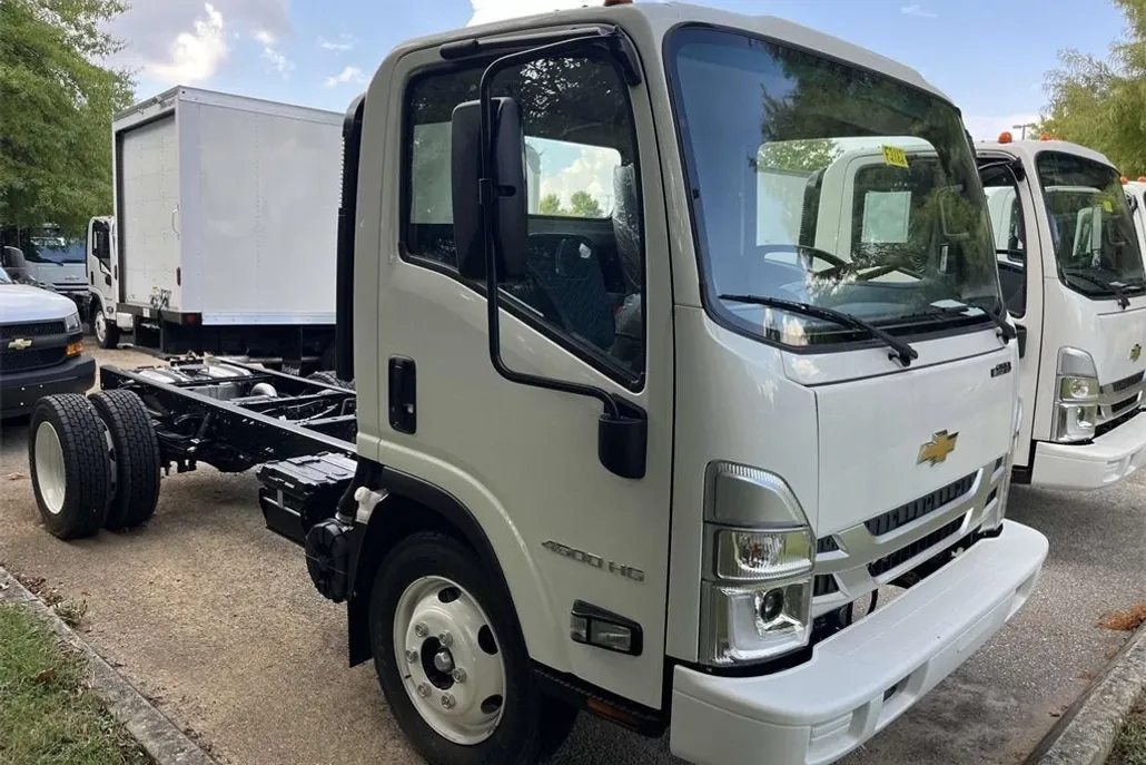 2025 Chevrolet Silverado 4500HD Base photo 1