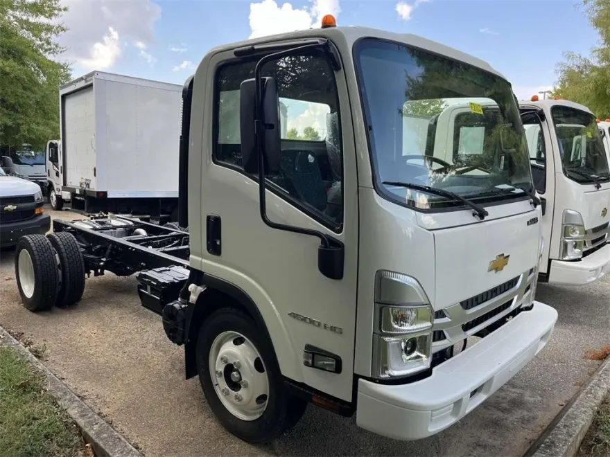 2025 Chevrolet Silverado 4500HD Base photo 1