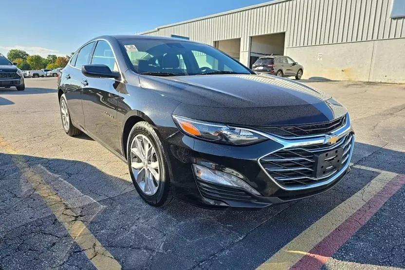 2023 Chevrolet Malibu 1LT photo 1
