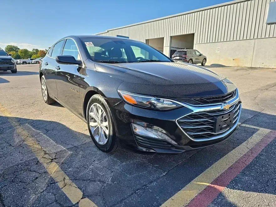 2023 Chevrolet Malibu 1LT photo 1