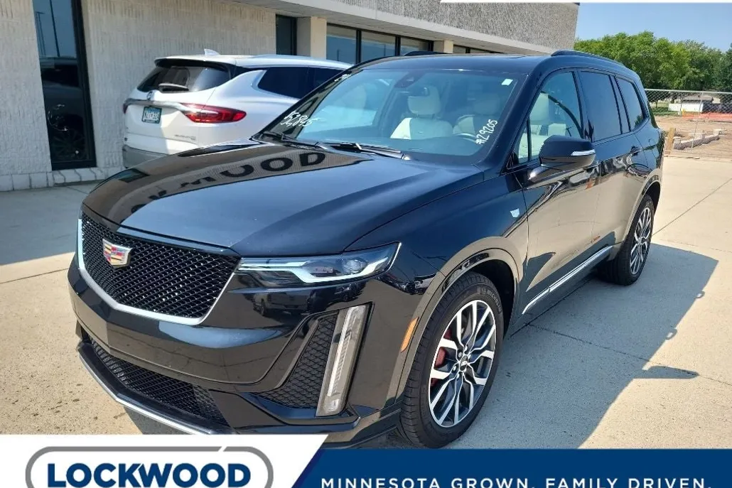 2024 Cadillac XT6 Sport photo 1