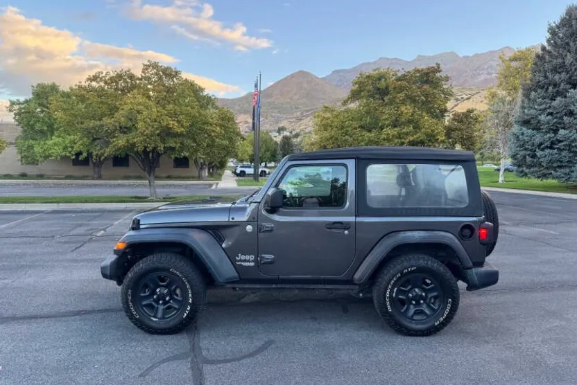 2018 Jeep Wrangler Sport S photo 1