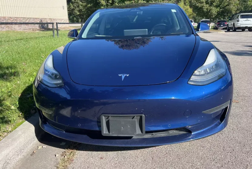 2019 Tesla Model 3 Long Range photo 1